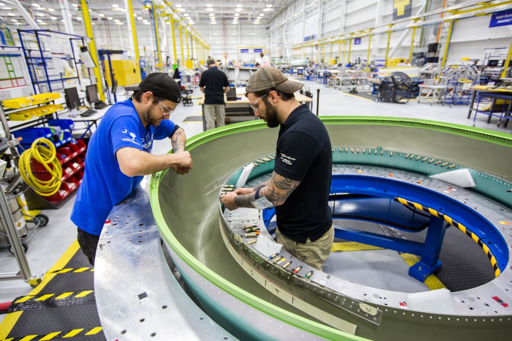 How often are tours of the Boeing plant in Charleston conducted?