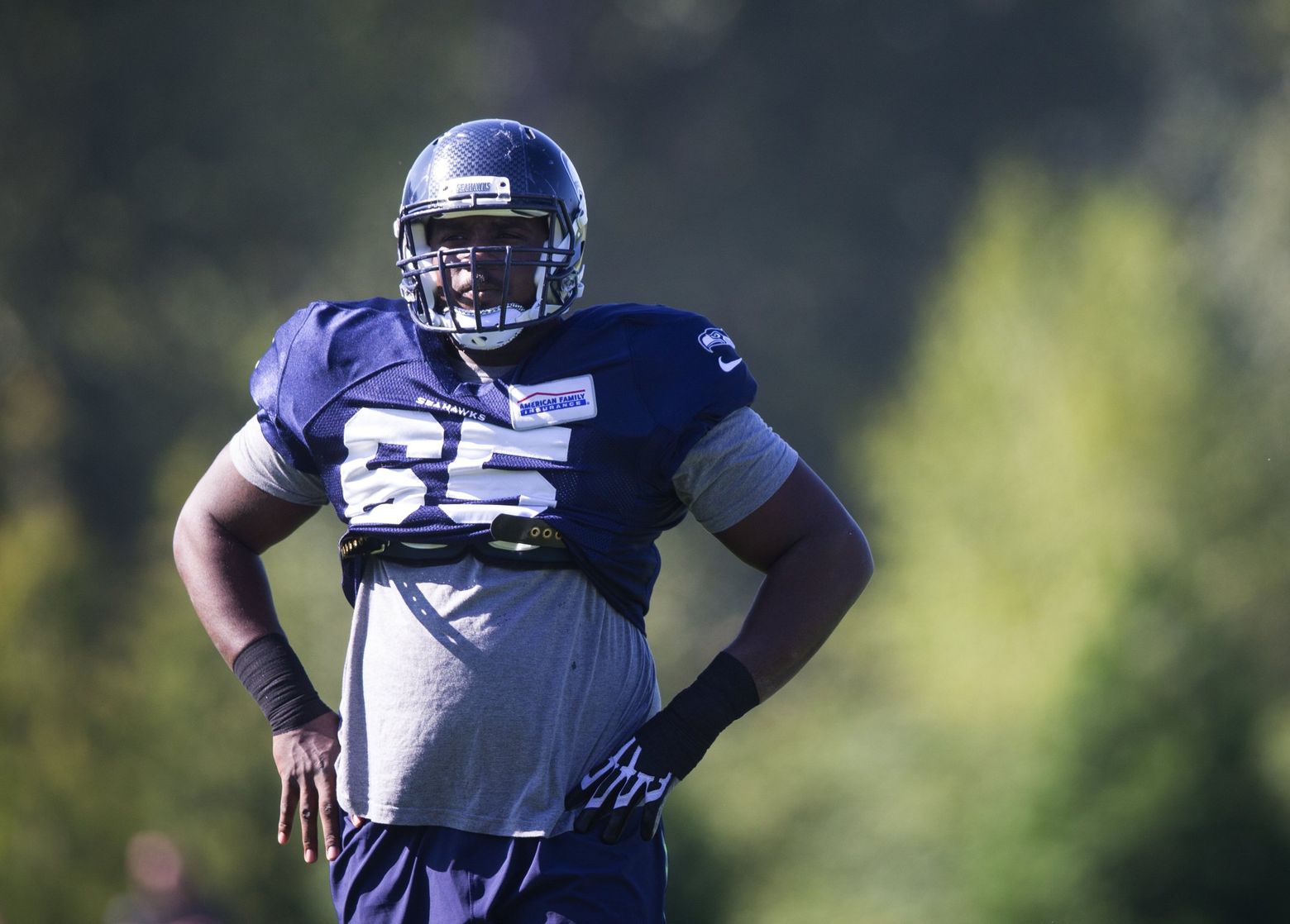 Seahawks waive center Patrick Lewis as they continue roster cutdown to 75