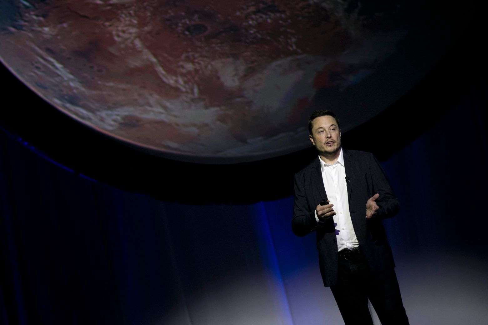 SpaceX’s Elon Musk elaborates on plan to colonize Mars