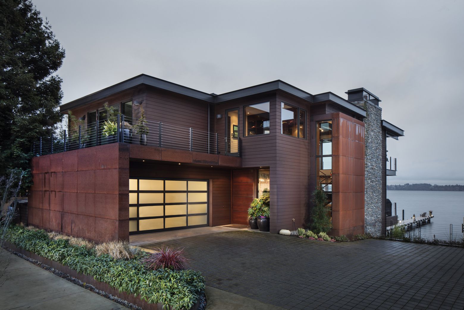 A three-story Kirkland home blends Northwest warmth and contemporary coolness - The Seattle Times