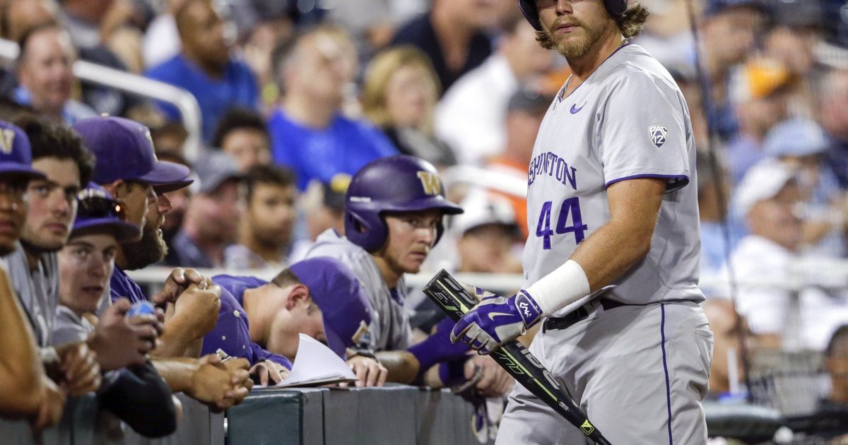Huskies didn’t succumb to nerves at College World Series, they succumbed to a lack of key hit