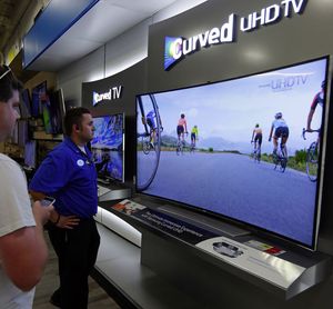 TV buyers are moving up to 65-inch screens | The Seattle Times