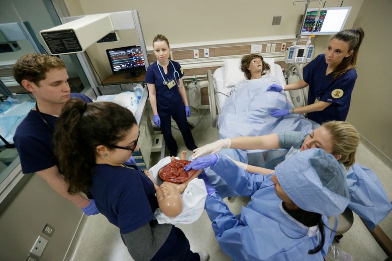 Michigan nursing school uses mannequins for medical