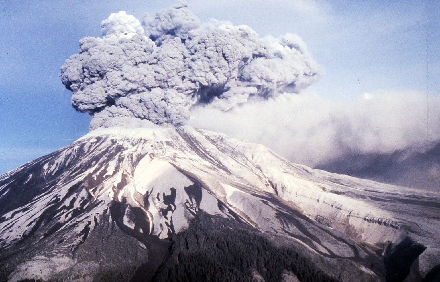 volcano case study mount st helens 1980