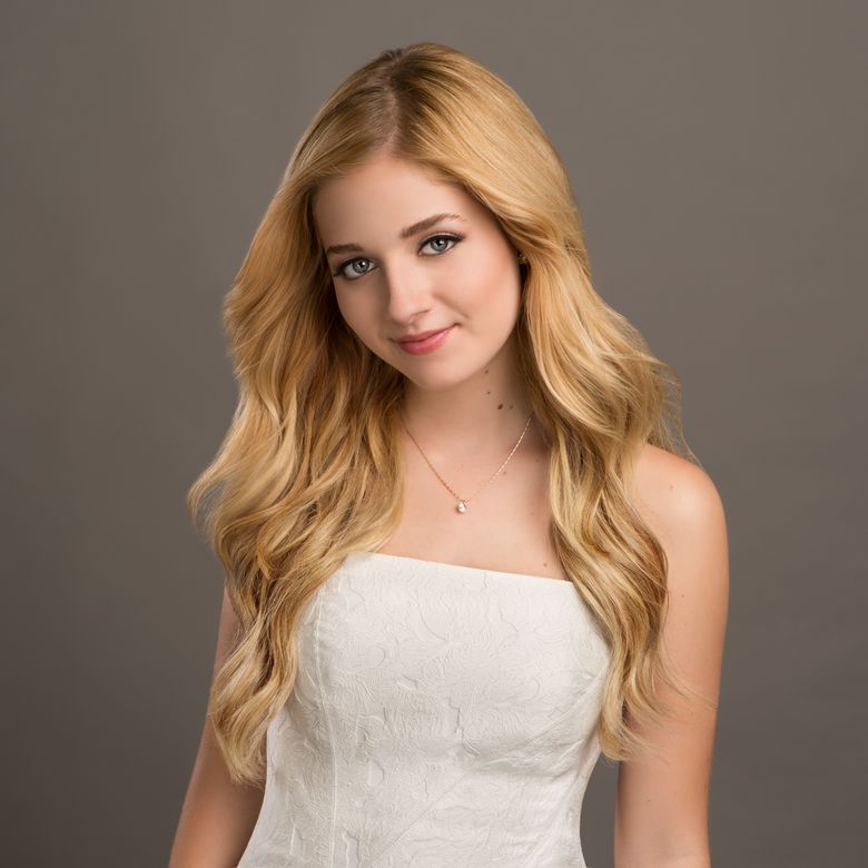 The 21-year old daughter of father (?) and mother(?) Jackie Evancho in 2022 photo. Jackie Evancho earned a  million dollar salary - leaving the net worth at  million in 2022