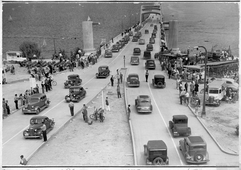 From The Archives A Look Back At The I 90 Floating Bridges