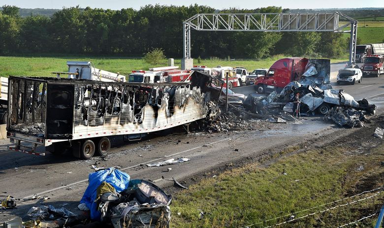 5 Die In Fiery 6 Vehicle Pileup On I 70 In Kansas The Seattle Times