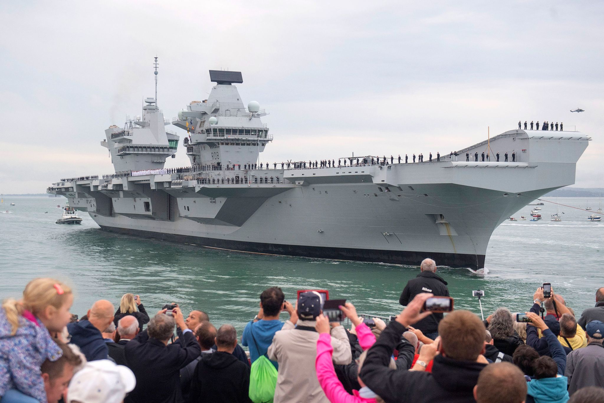visit queen elizabeth aircraft carrier