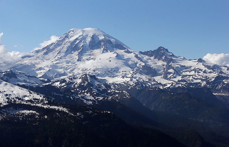 Scientists say recent quake swarm at Mt. Rainier, Washington is not unusual 9c8e250a-9e3c-11e7-b53d-69e5b818836d