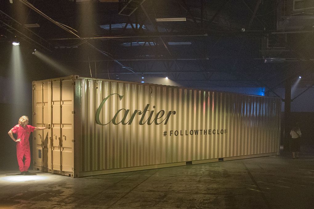 Cartier pop-up — in a gold shipping 