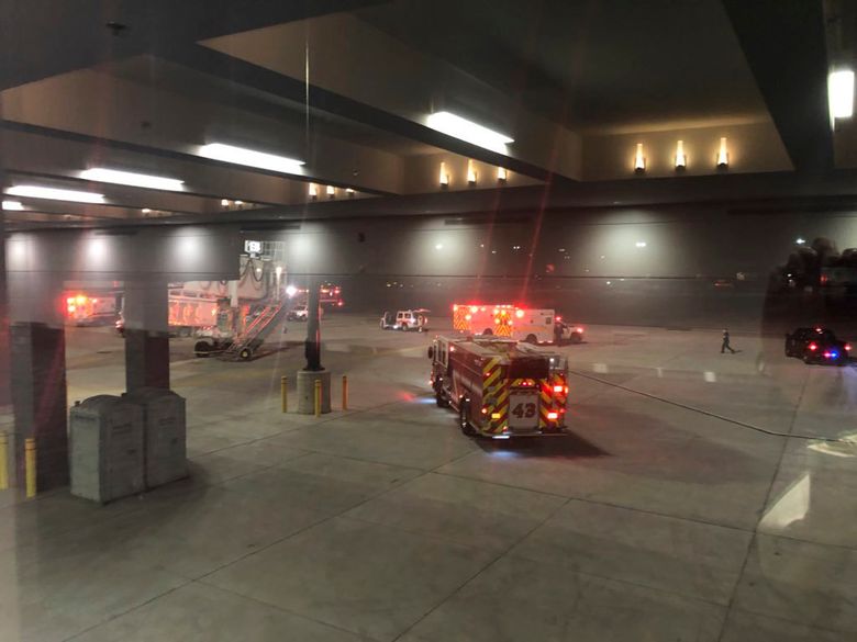 Jet bridge incident at Baltimore airport leaves 6 injured