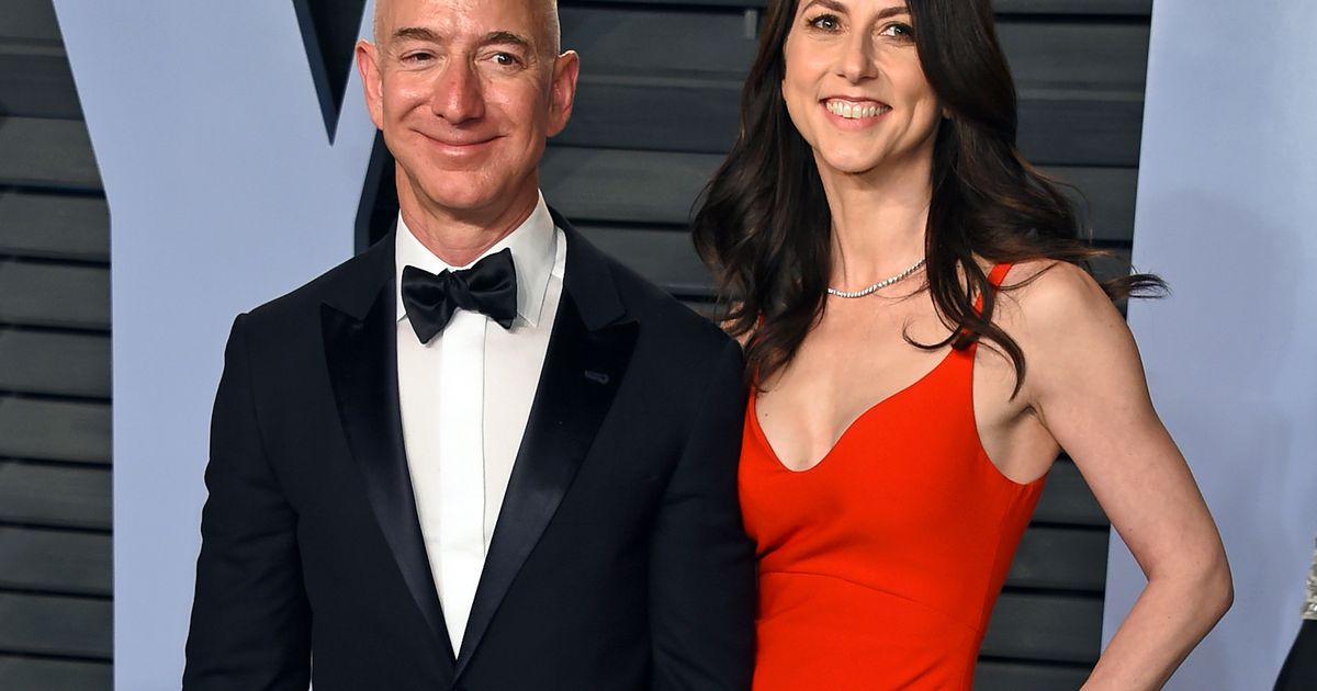 Amazon founder Jeff Bezos announces divorce on Twitter
