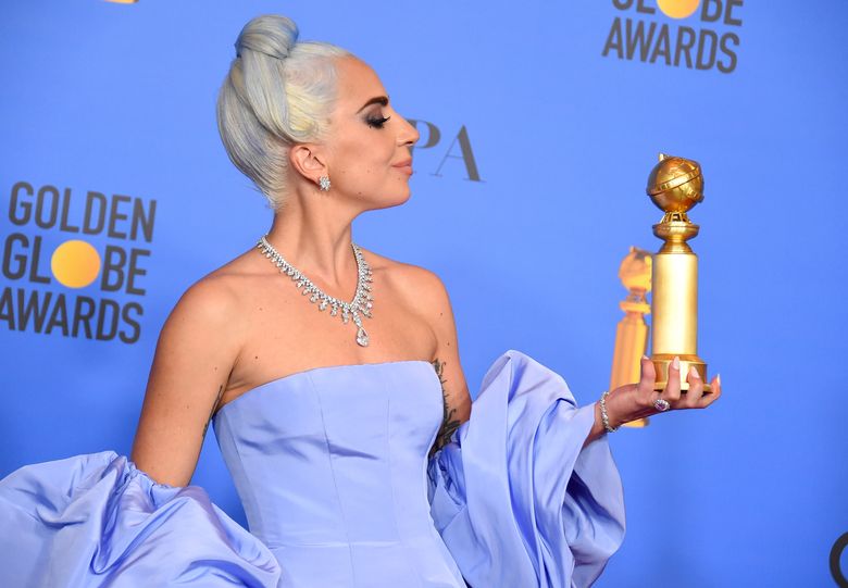GloriaGaynor - Lady Gaga - Σελίδα 31 Urn-publicid-ap-org-f0869be291c74f4ab27a2bb49bd1a6dd76th_Annual_Golden_Globe_Awards_-_Press_Room_29989-780x541