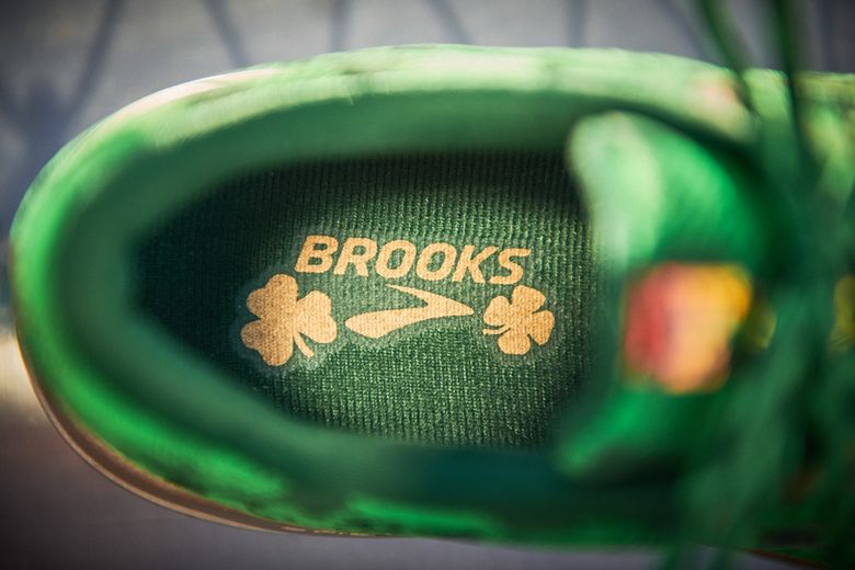 brooks launch 6 shamrock shoe