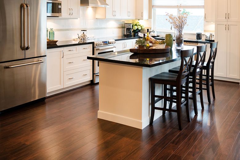 Pictures Of Hardwood Floors In Kitchens / Distressed hardwood floors