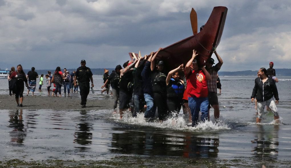 Northwest tribes land at Alki during annual canoe journey 