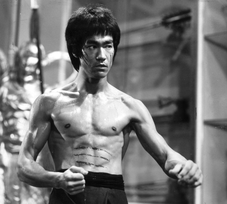 bruce lee karate picture