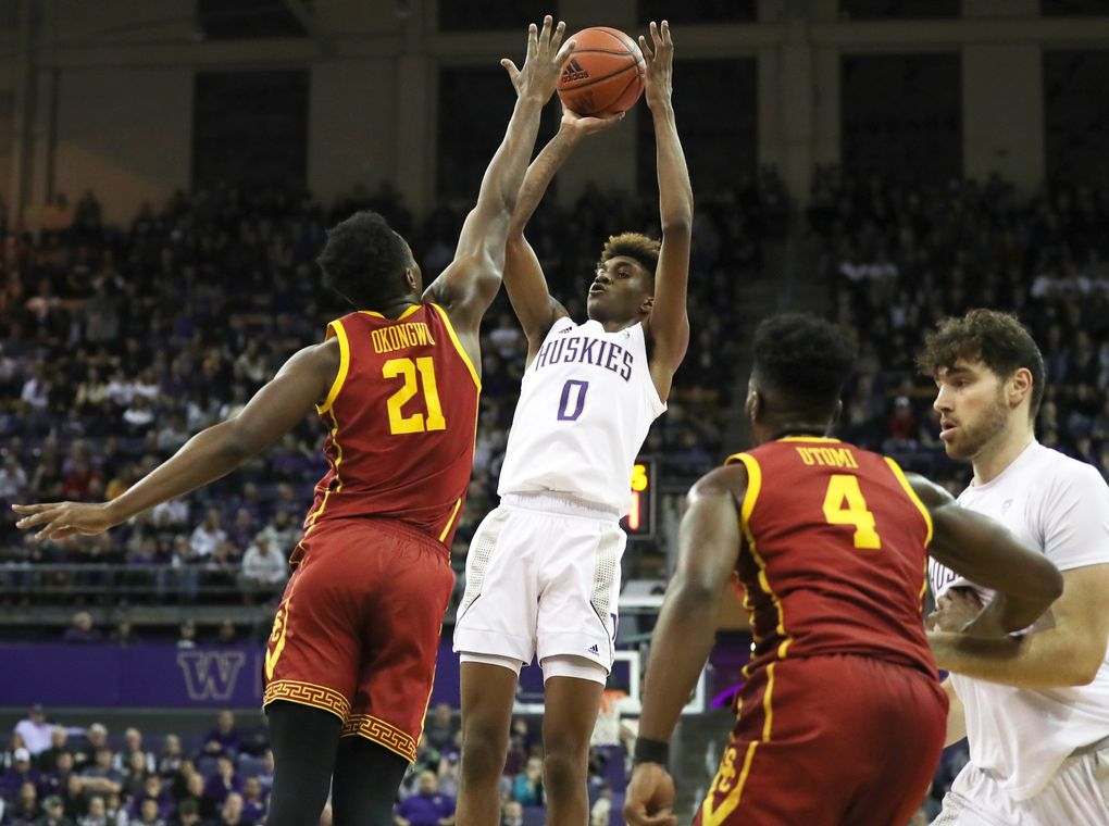 Washington's freshman forward, Jaden McDaniels had a solid showing, as he showed off his versatility and tremendous shot blocking skills in his team's win over USC.   (Photo: Amanda Snyder/The Seattle Times.)