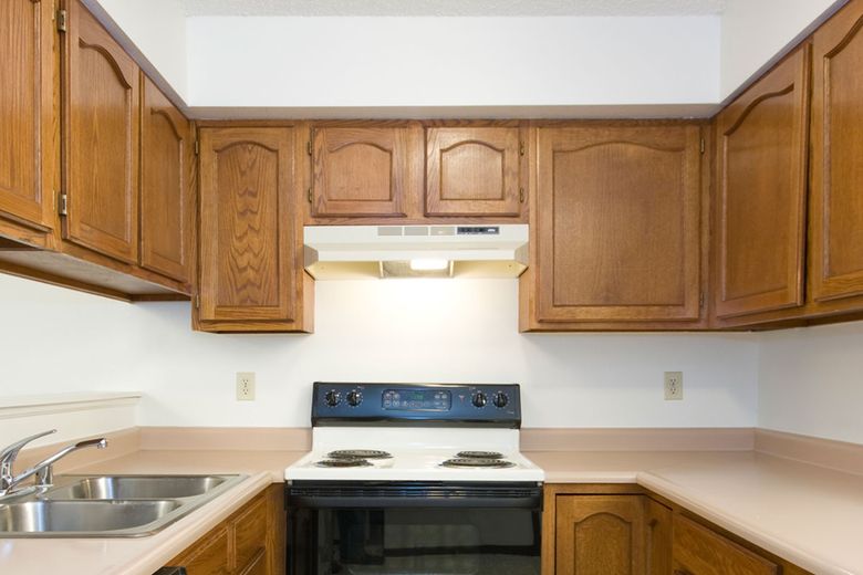 How To Re Worn Kitchen Cabinets, How To Paint Kitchen Cabinets Without Sanding Or Stripping