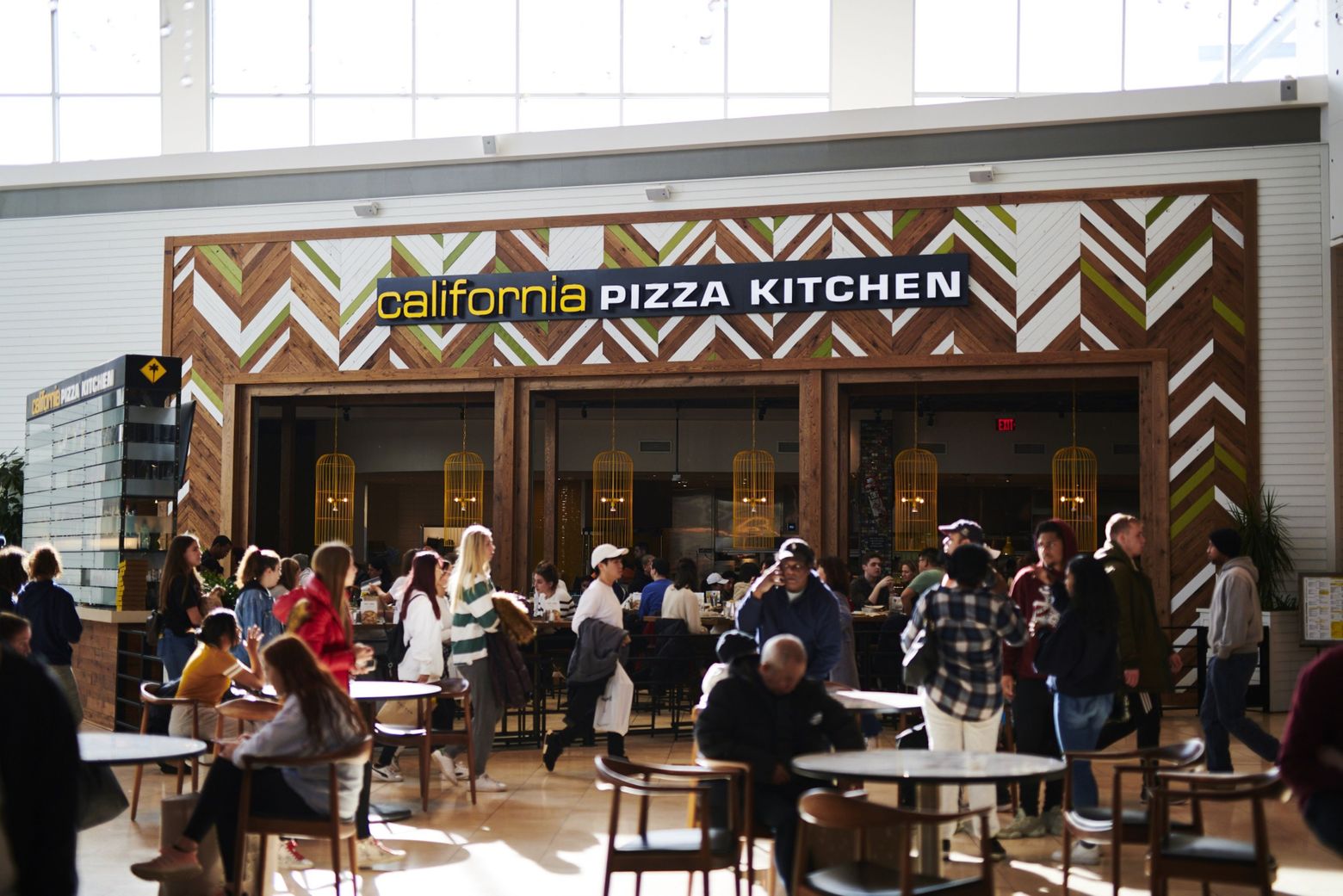 California Pizza Kitchen Is Latest Chain To File For Bankruptcy The Seattle Times
