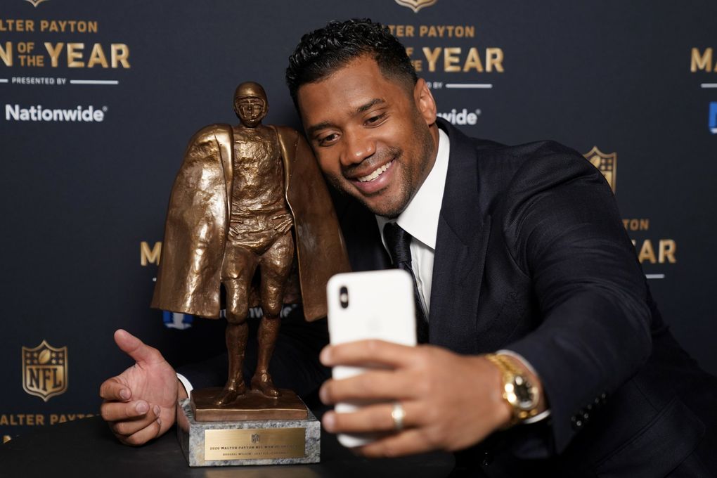Russell Wilson Wins NFL’s 2020 Walter Payton Man of the Year Award