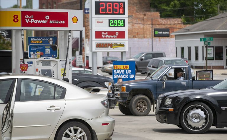 Gas Stations Report Fuel Shortages in Southeast After Ransomware Attack Shuts Down Major Pipeline