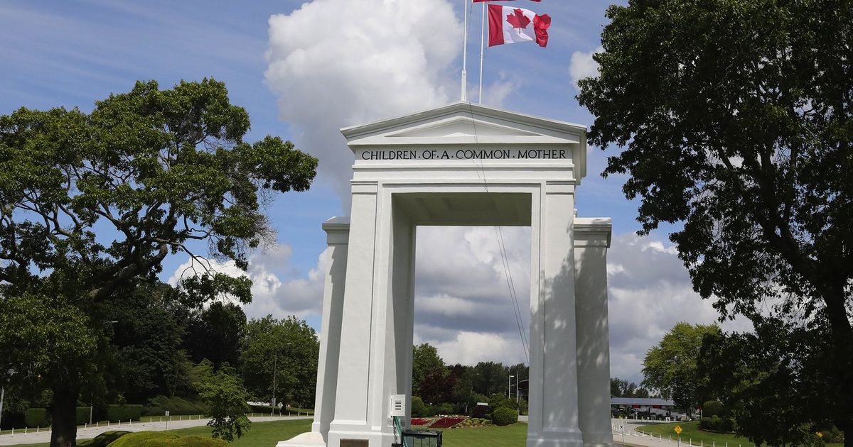 With travel restrictions barely easing, U.S.-Canada border towns stuck in economic limbo