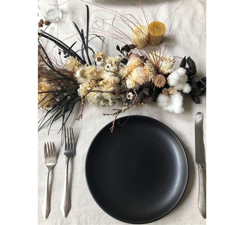 Hannah Morgan, owner of floral studio Fortunate Orchard, likes to use the moodier colors of autumn to add depth and texture to her tablescapes. (Courtesy of Fortunate Orchard)