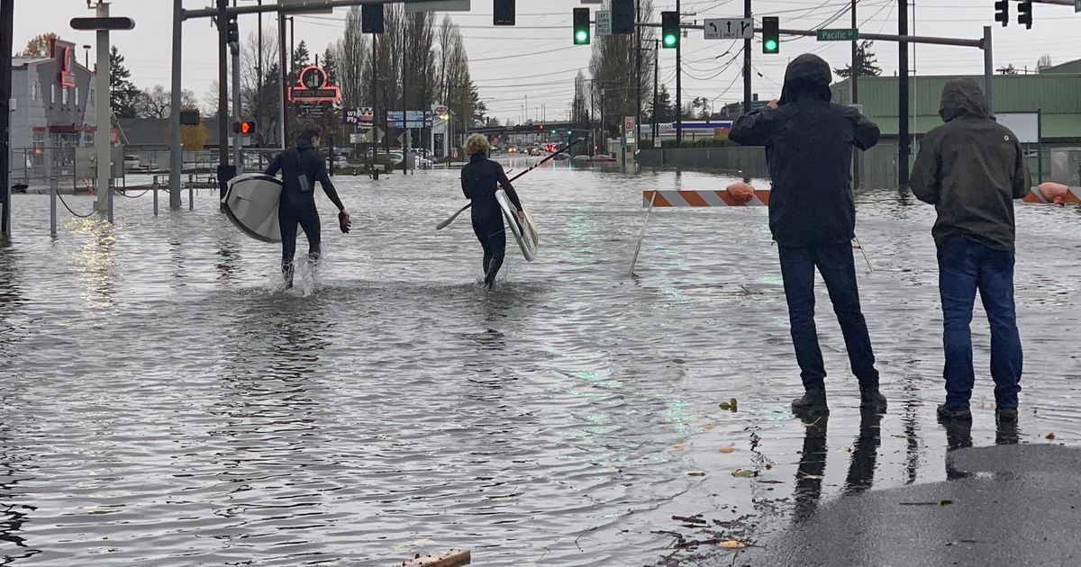 Inspektur kerusakan banjir negara bagian menuju ke barat laut Washington