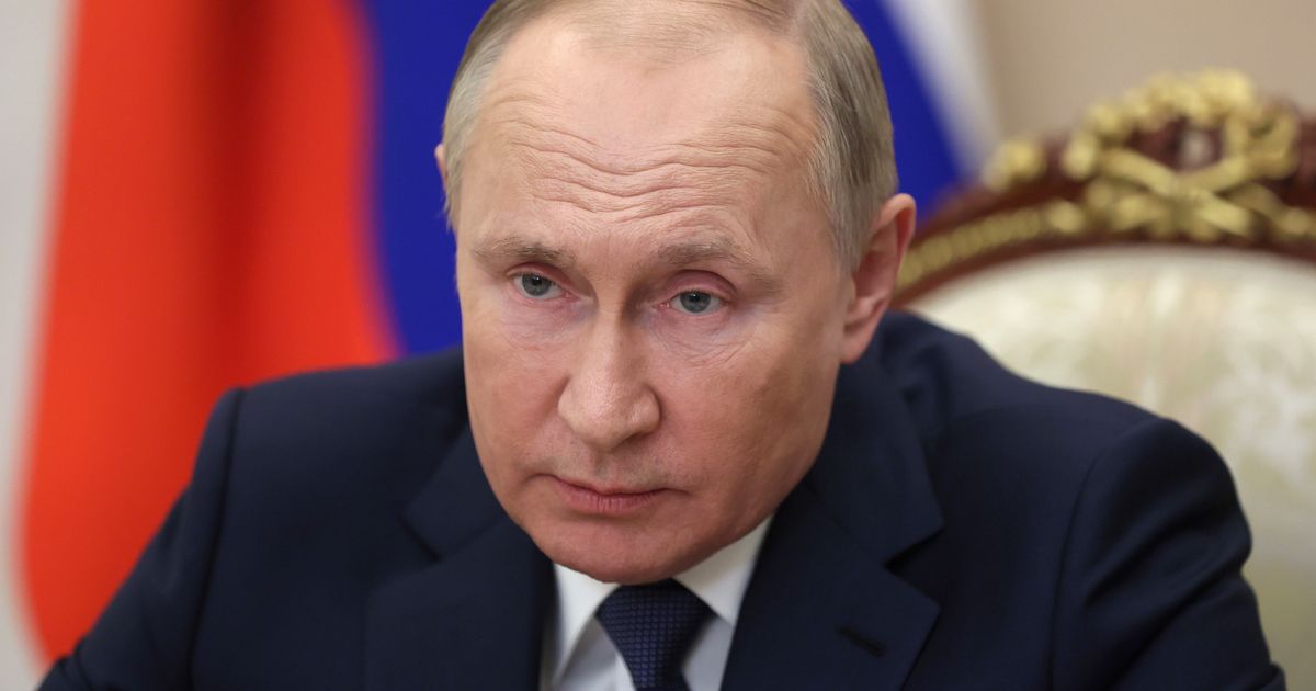 Putin berharap WHO segera menyetujui vaksin Sputnik V Rusia